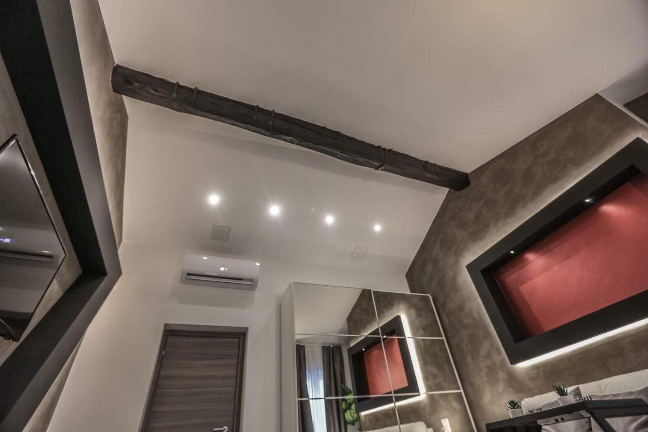 Stylish Apartment Near Duomo Милан Экстерьер фото